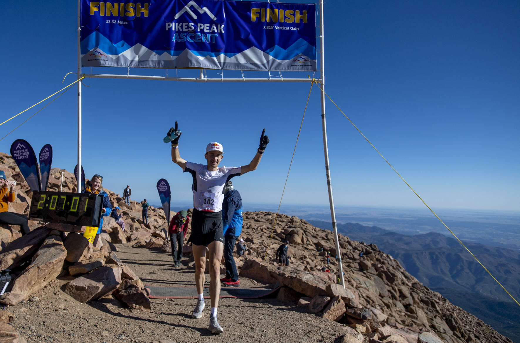 091822-sports-Ascent 1.JPG